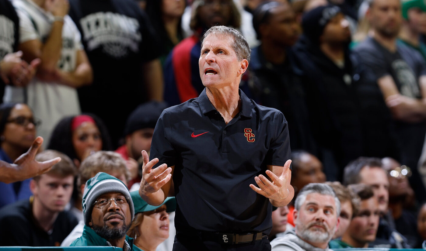 USC men handed another lopsided loss by No. 12 Michigan State