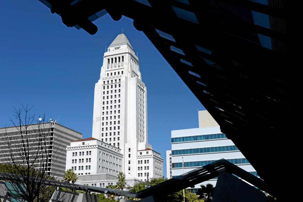 LA Charter Reform Commission votes to disclose private talks